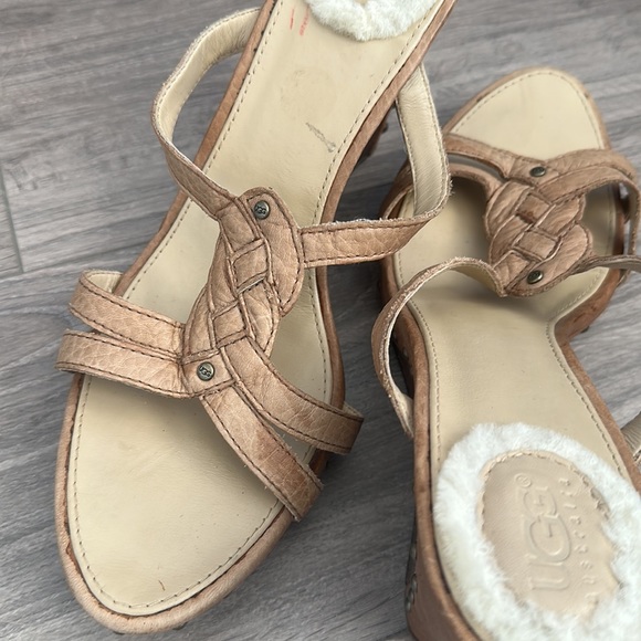 Ugg wedge sandals - Picture 2 of 3